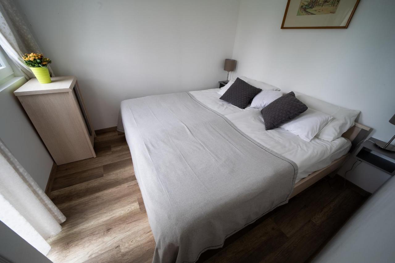 Zsanett Hotel Balatonkeresztúr Buitenkant foto
